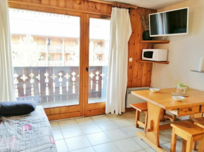 Studio cosy avec balcon, au pied du télécabine et pistes, centre village à 150m, 4 couchages - FR-1-412-30